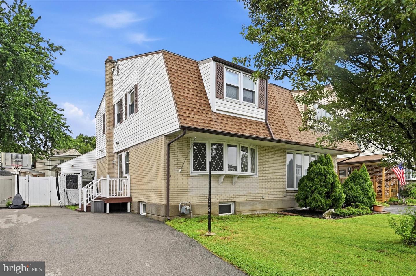 1403 Parklane Rd Property Photo 1