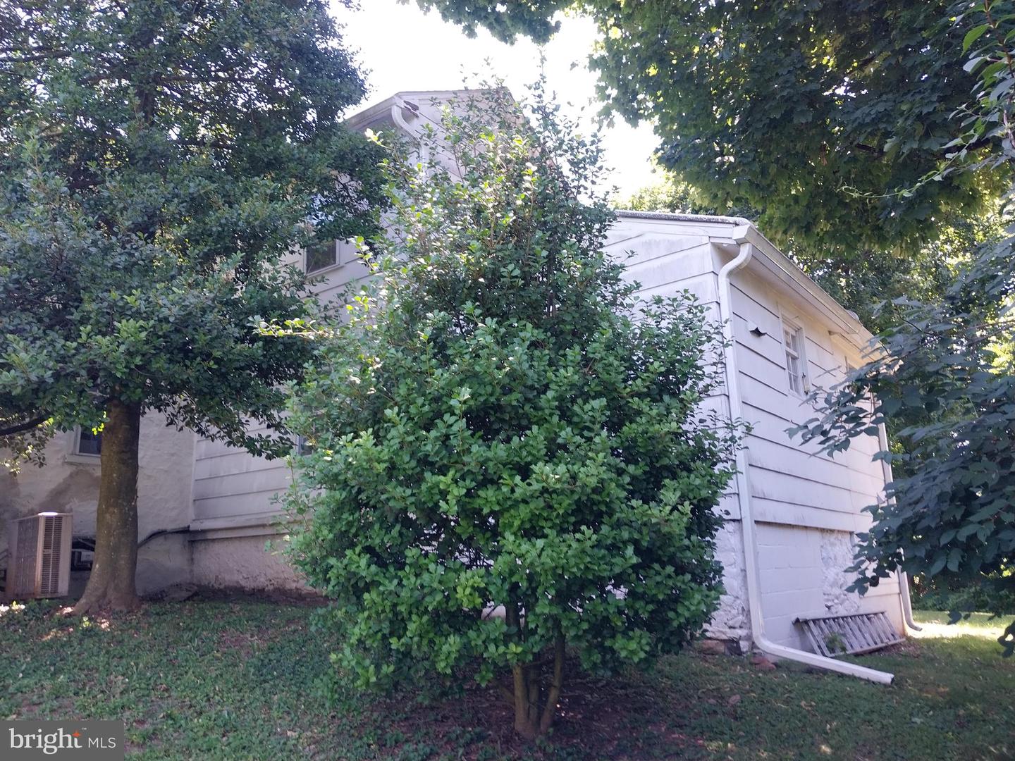 346 Thornton Rd Property Photo 6