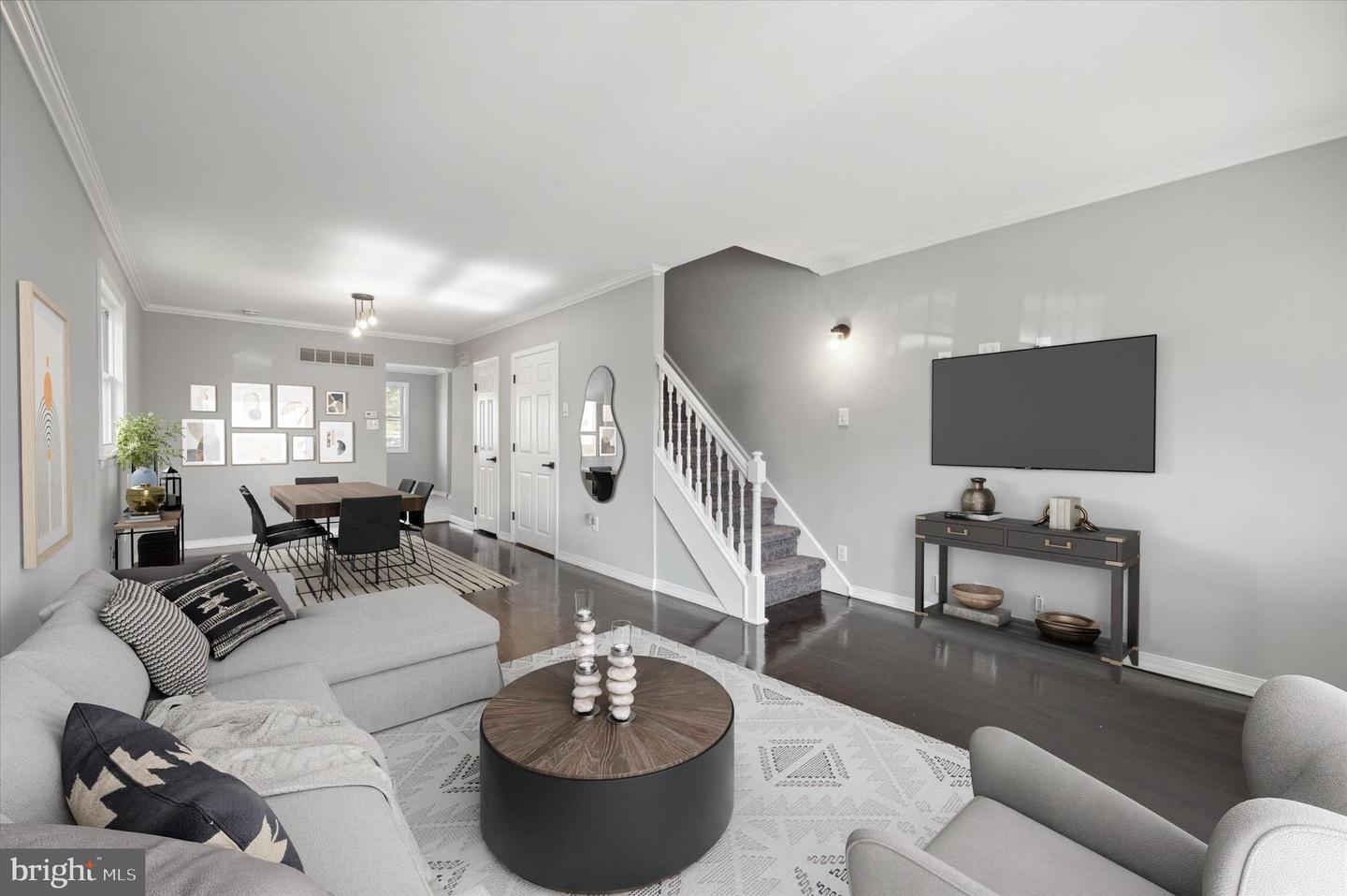 725 MT VERNON AVE Property Photo 1