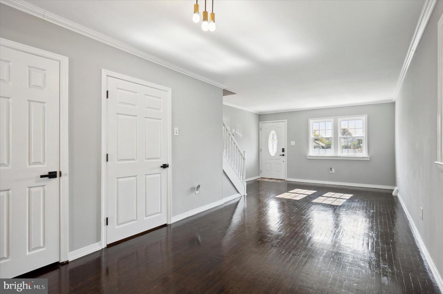 725 Mt Vernon Ave Property Photo 7
