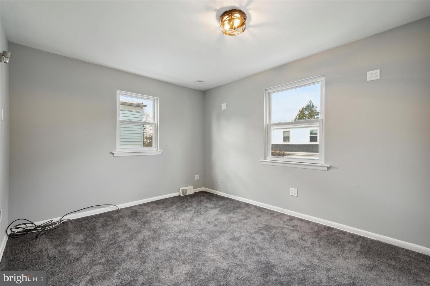 725 Mt Vernon Ave Property Photo 11