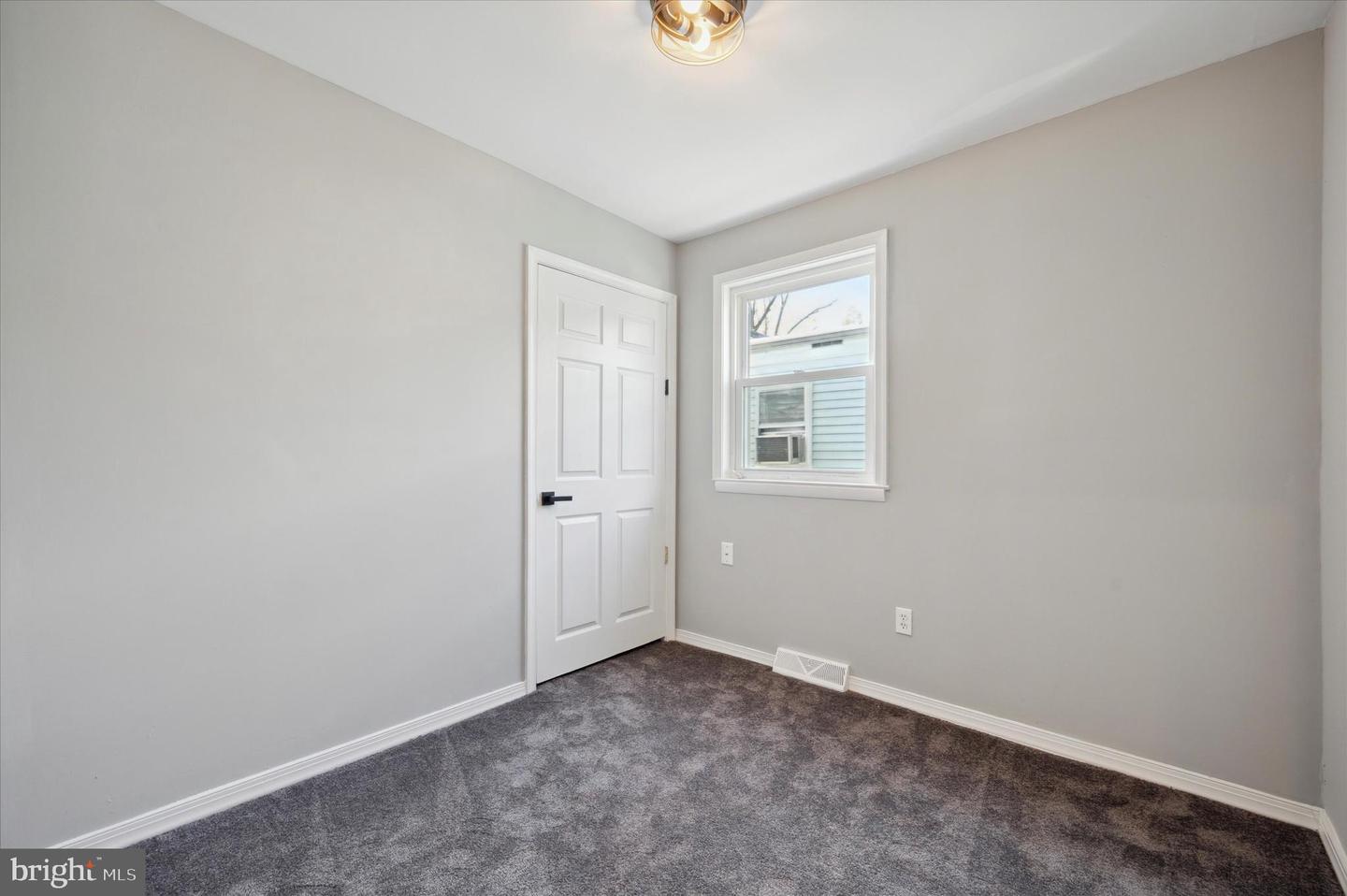 725 Mt Vernon Ave Property Photo 12