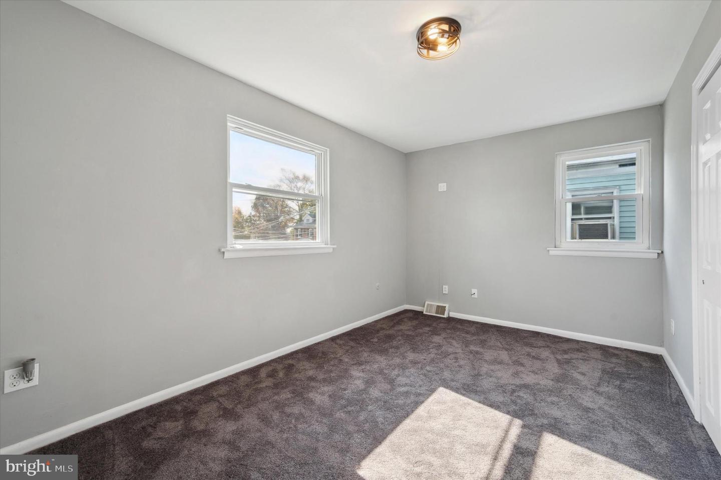 725 Mt Vernon Ave Property Photo 13