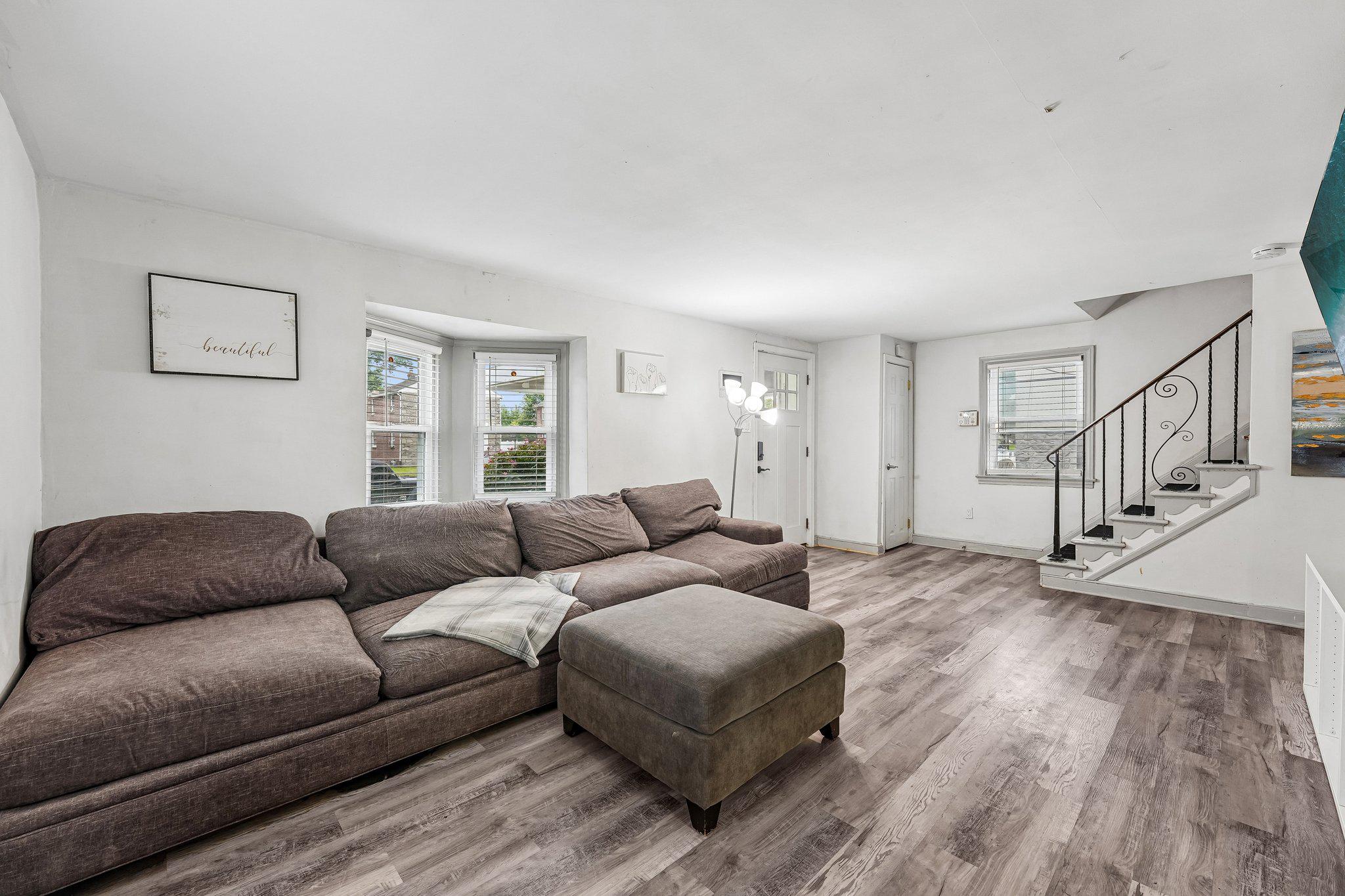 613 Glenfield Ave Property Photo 3