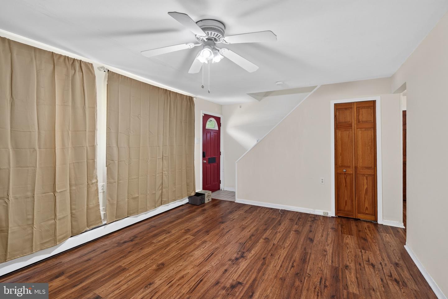 824 Quince Ln Property Photo 3