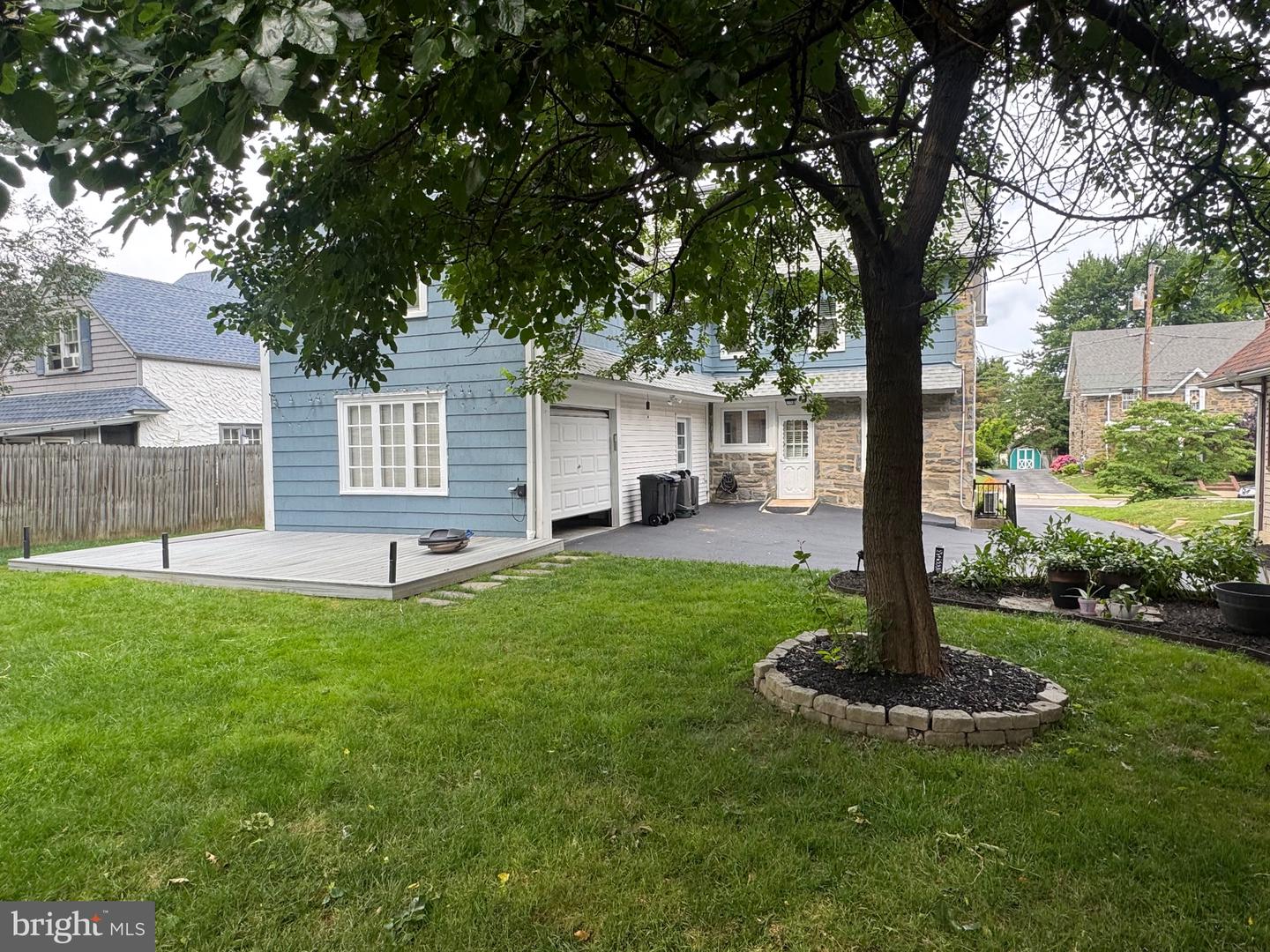 912 Lindale Ave Property Photo 4