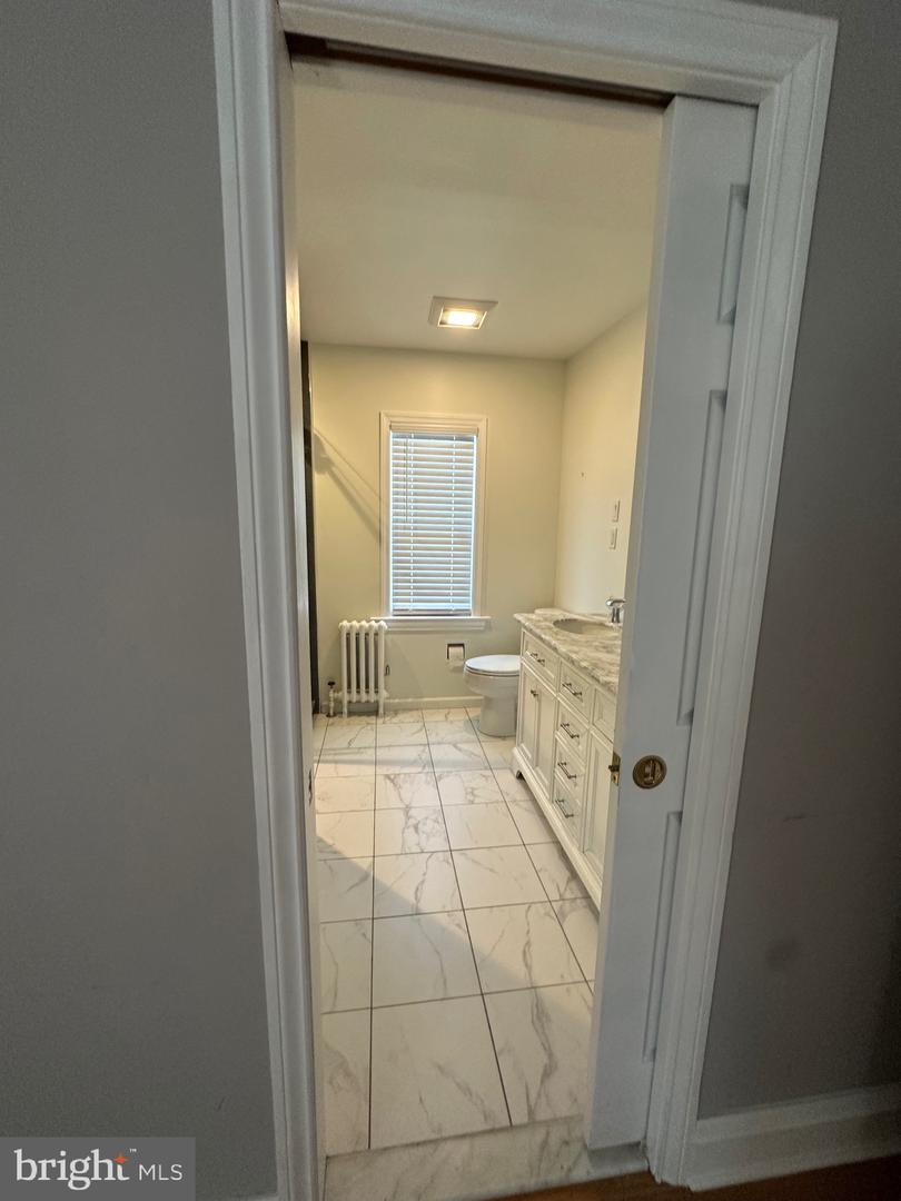 912 Lindale Ave Property Photo 23