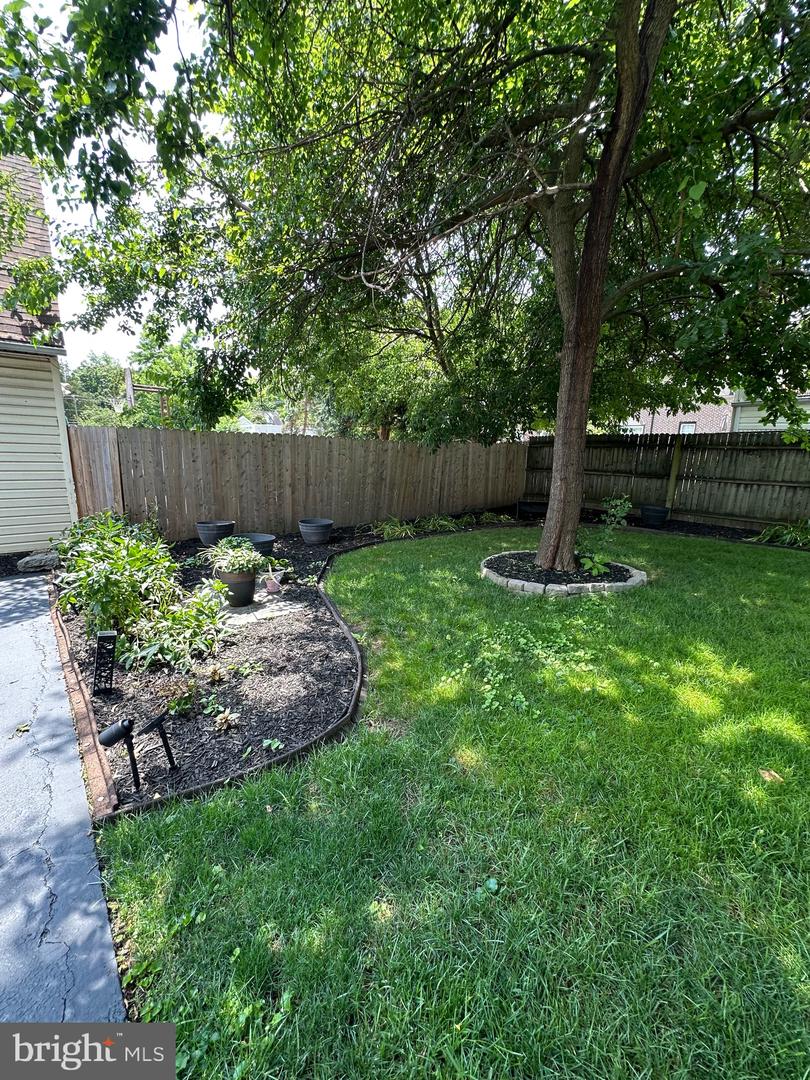 912 Lindale Ave Property Photo 37