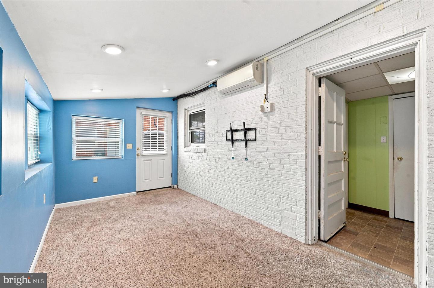 907 Hancock Street Property Photo 16