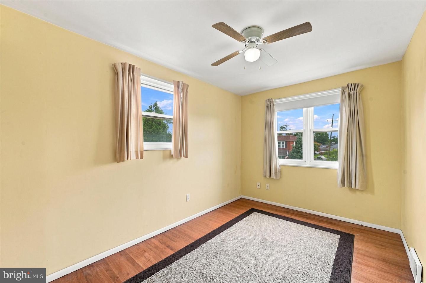 907 Hancock Street Property Photo 19