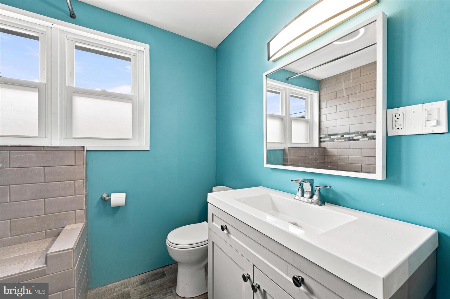 907 Hancock Street Property Photo 24