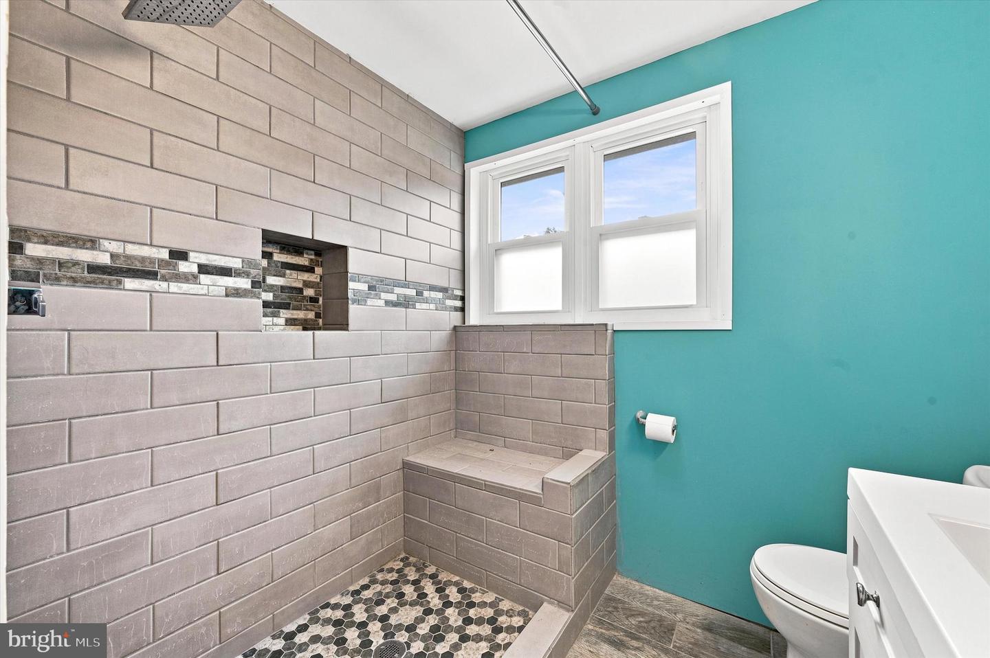 907 Hancock Street Property Photo 25