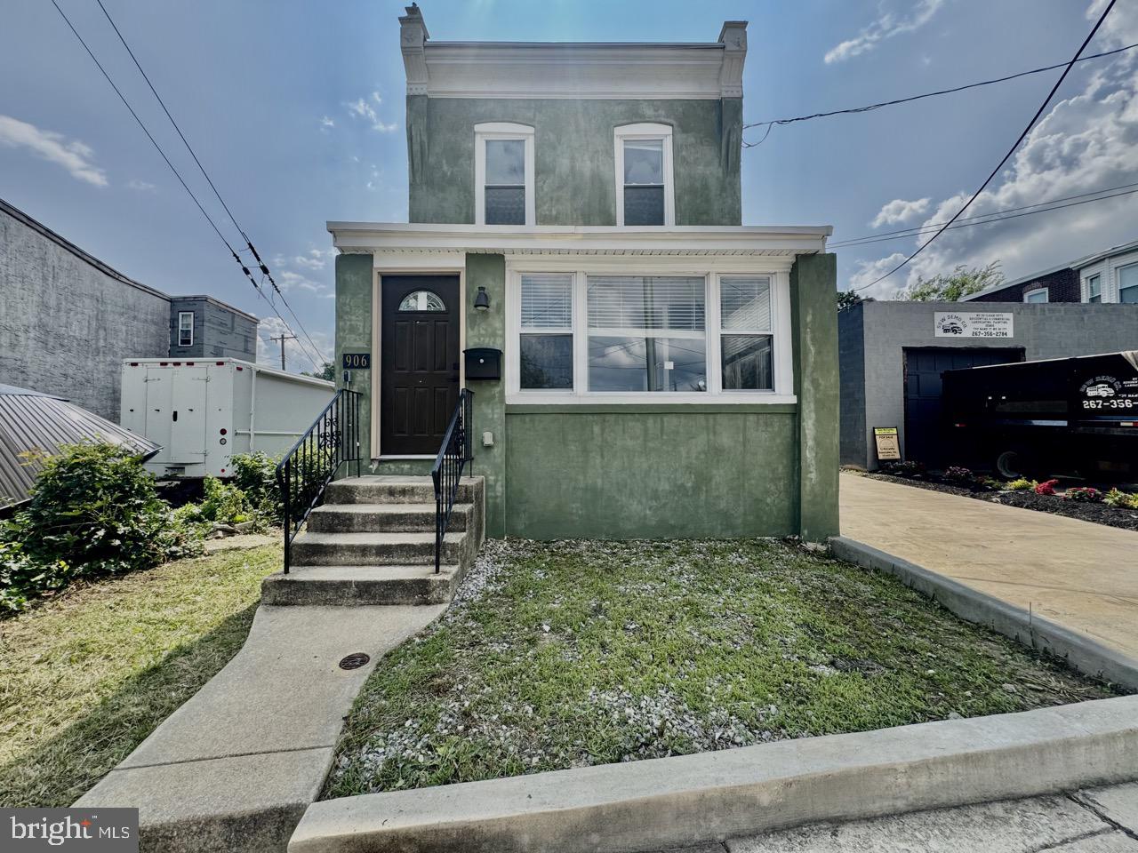 906 Cedar Ave Property Photo 1