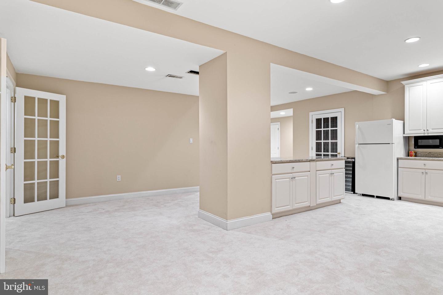 225 E Laurier Pl Property Photo 44