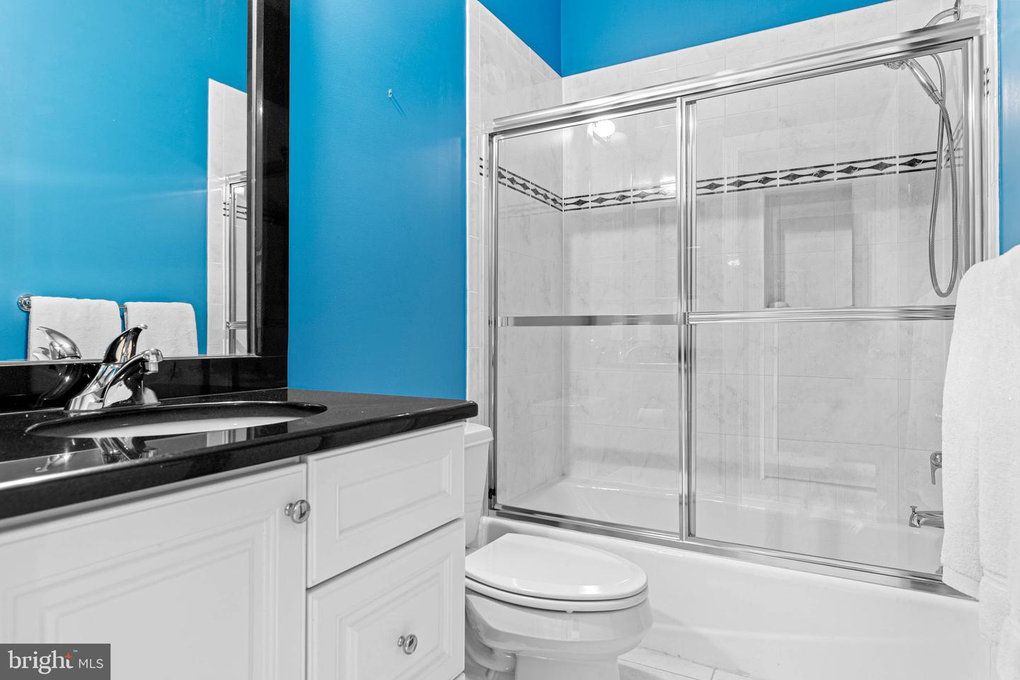 225 E Laurier Pl Property Photo 49