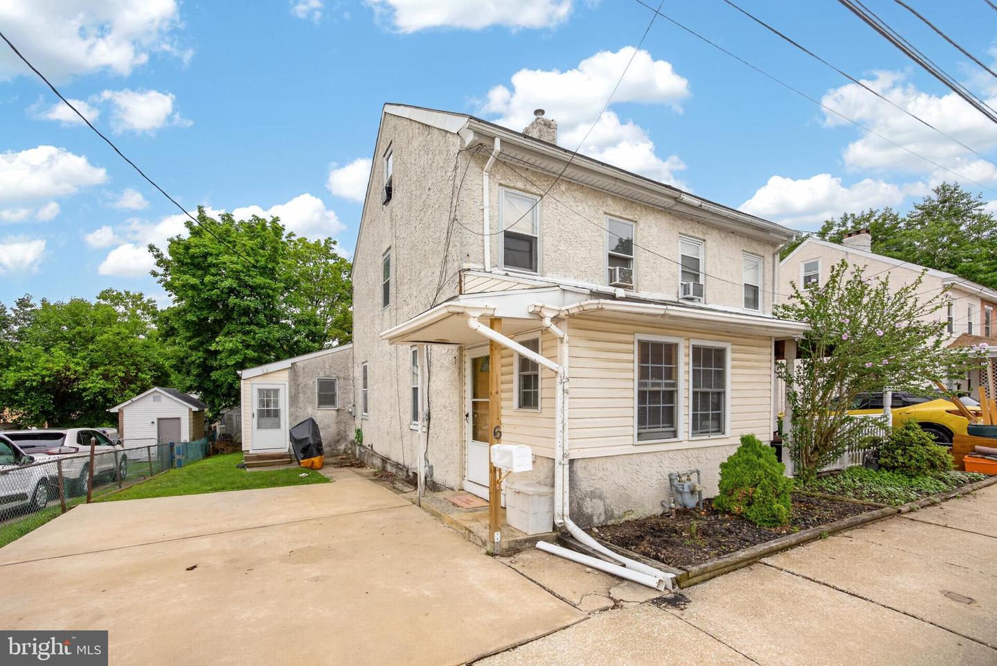 6 5TH ST Property Photo 1
