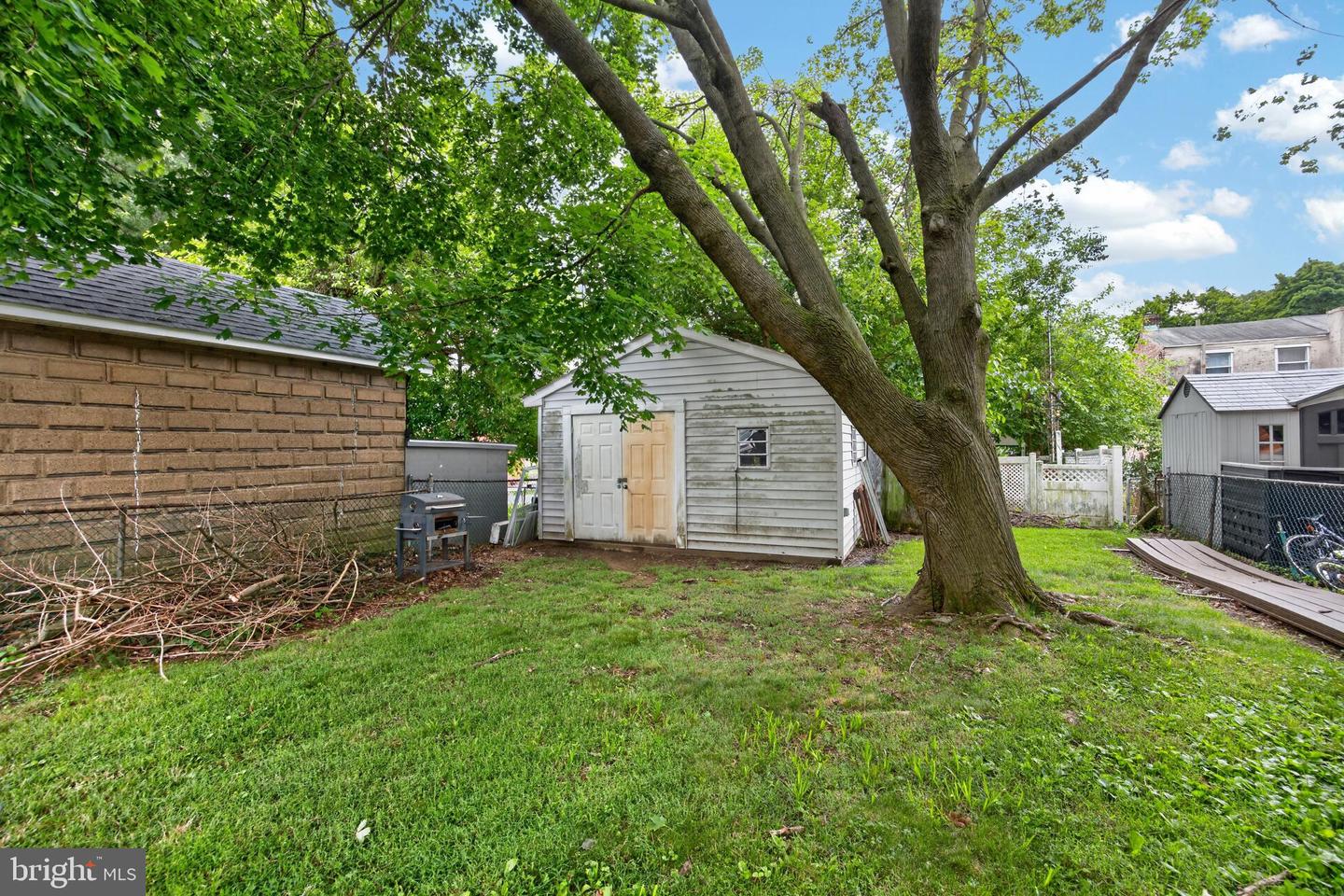 6 5th St Property Photo 9
