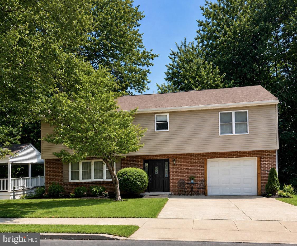 1408 DONNA AVE