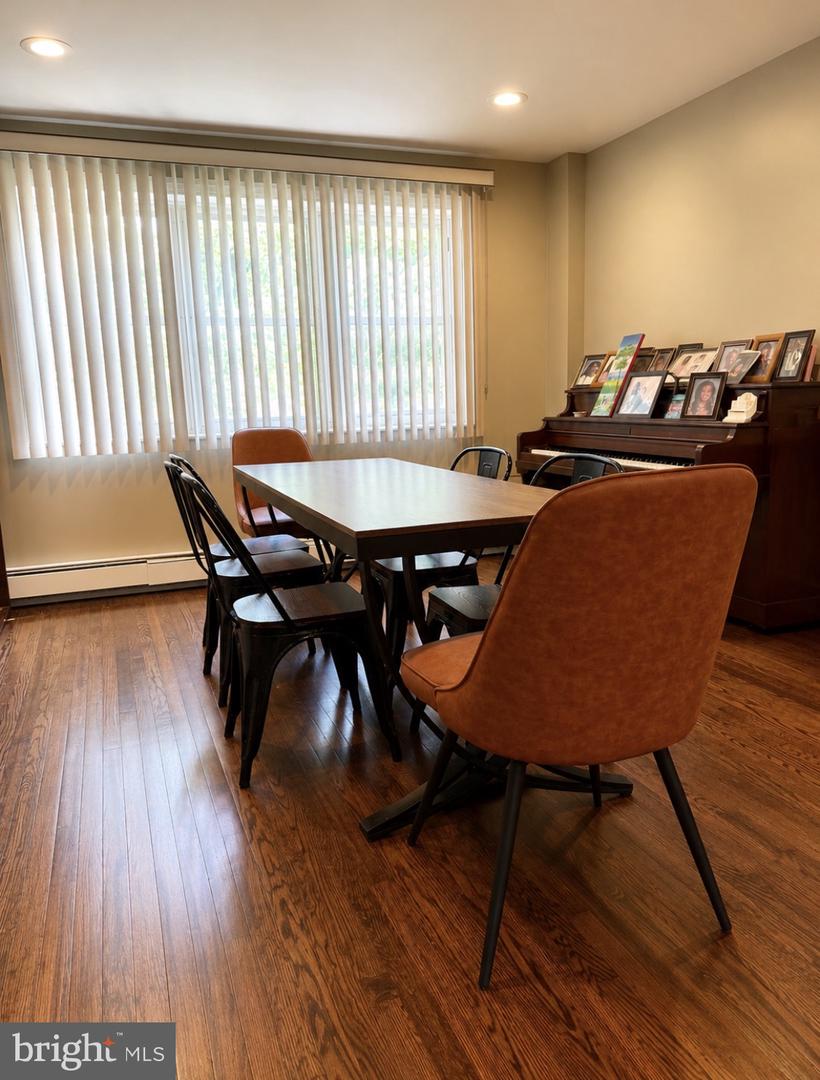 1408 Donna Ave Property Photo 4