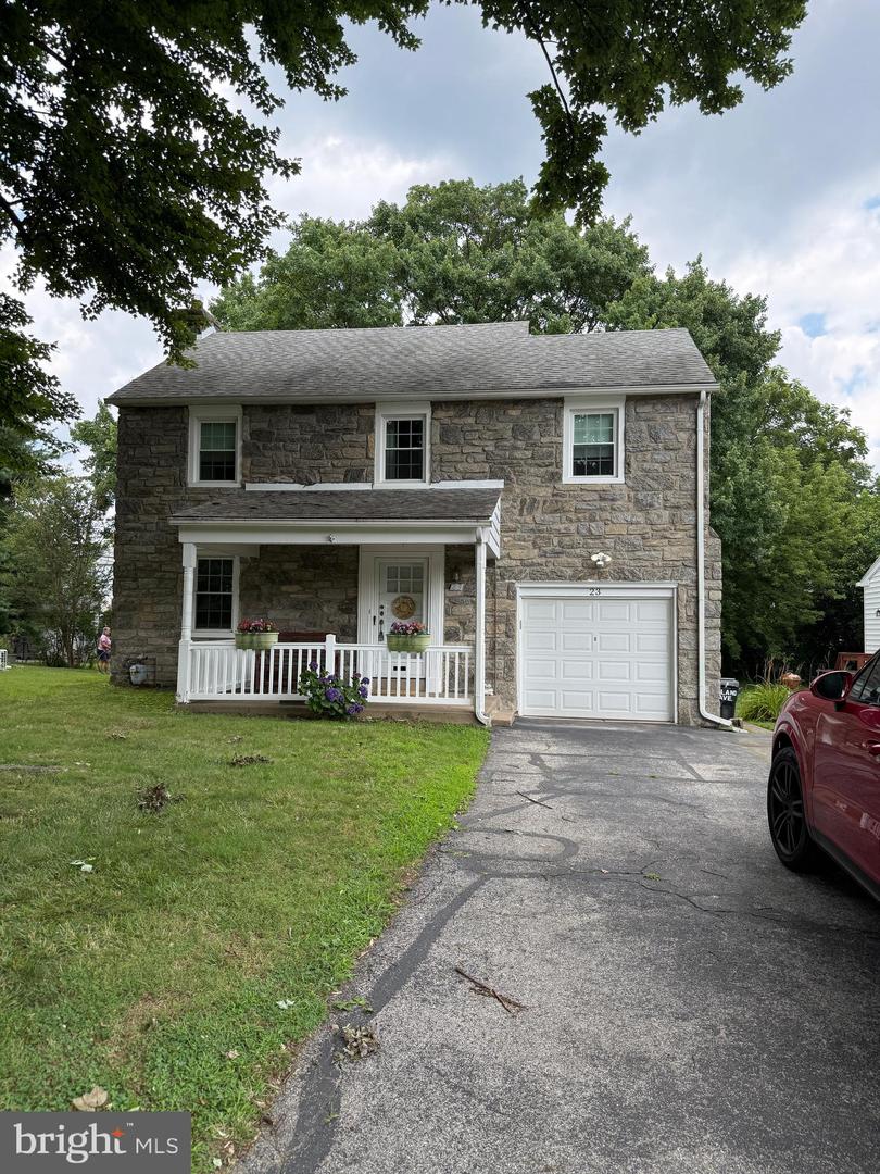 23 W Woodland Ave Property Photo 1