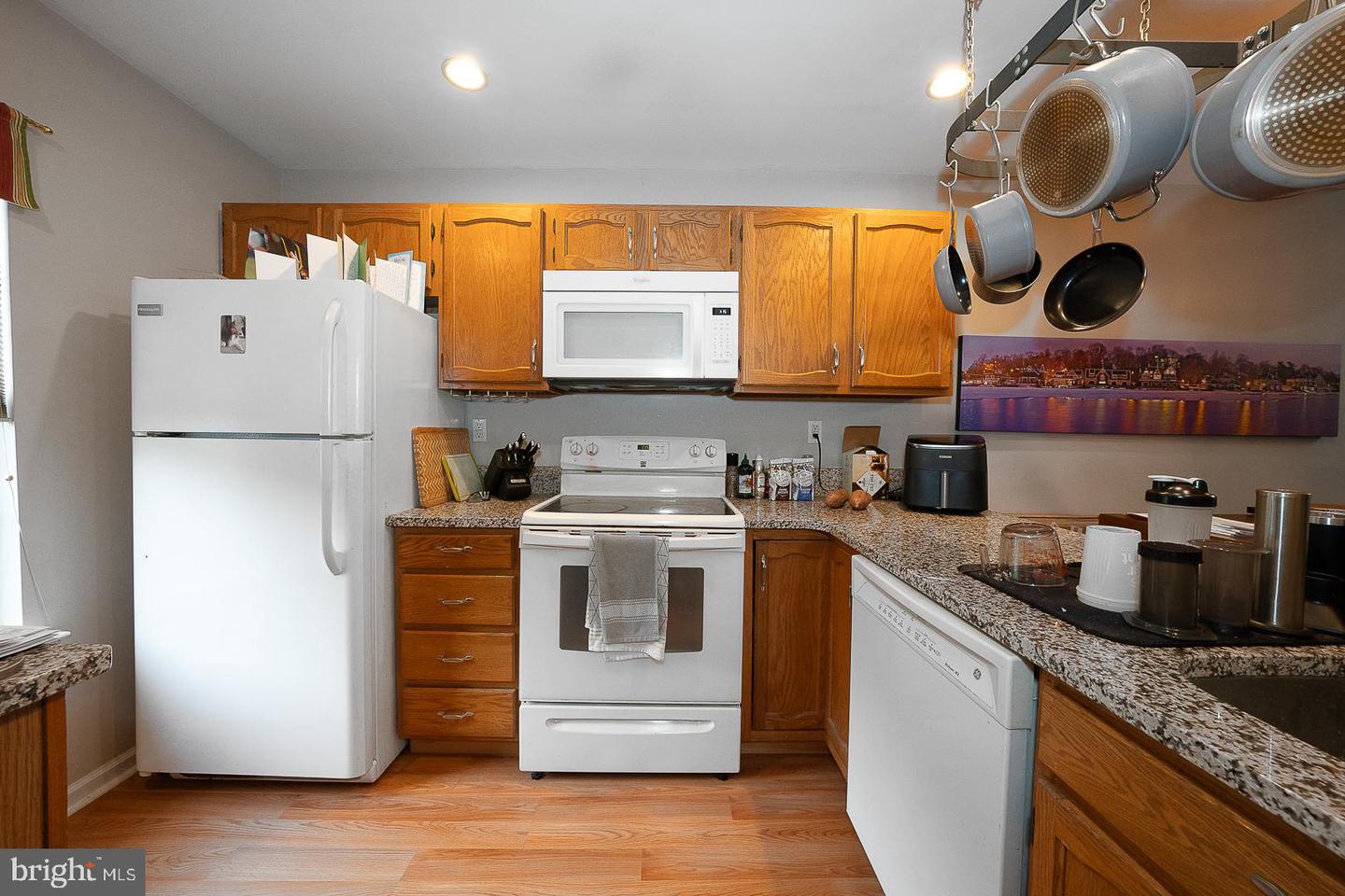 421 Derry Dr #421 Property Photo 7