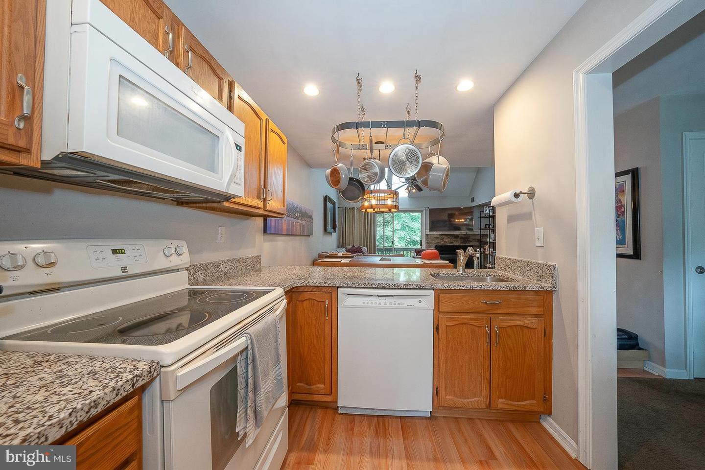 421 Derry Dr #421 Property Photo 8