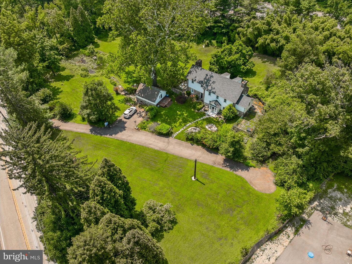 230 Sproul Rd Property Photo 3