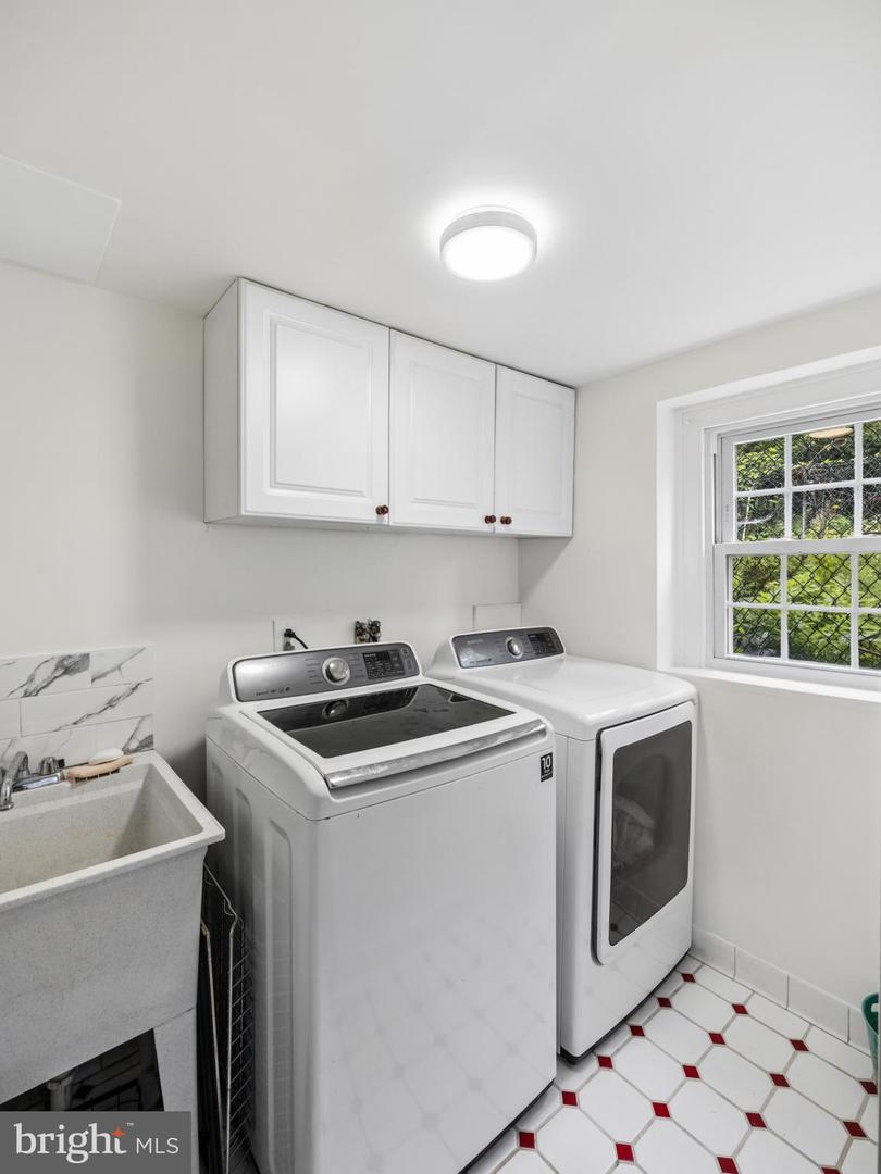 230 Sproul Rd Property Photo 21