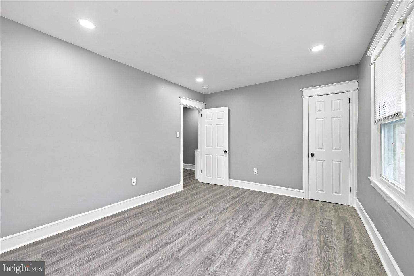 216 Woodlawn Ave Property Photo 11