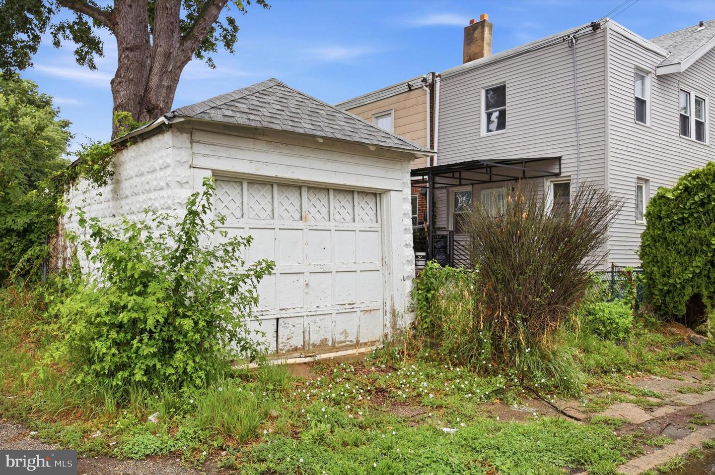 216 Woodlawn Ave Property Photo 24