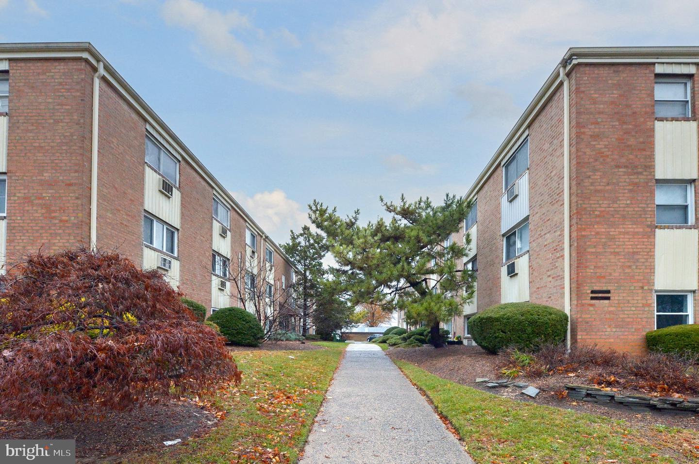 8115 W Chester Pike ##b-5e Property Photo 1