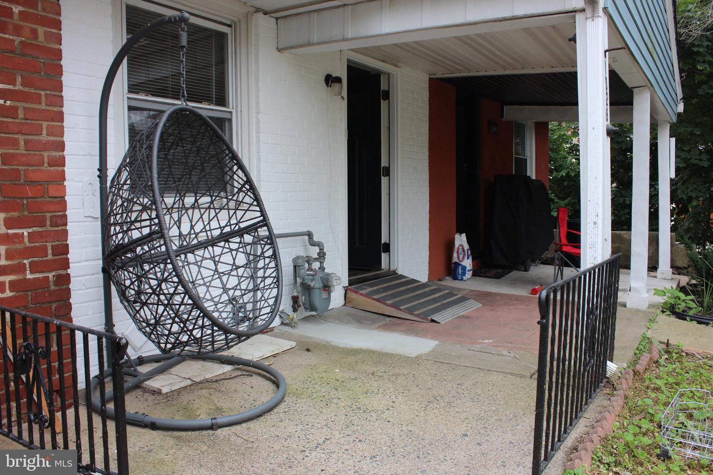 1026 Hansen Pl Property Photo 2