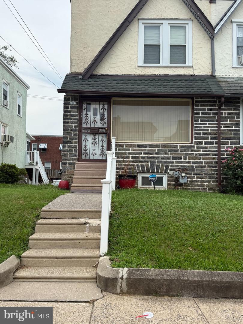 838 BULLOCK AVE Property Photo 1