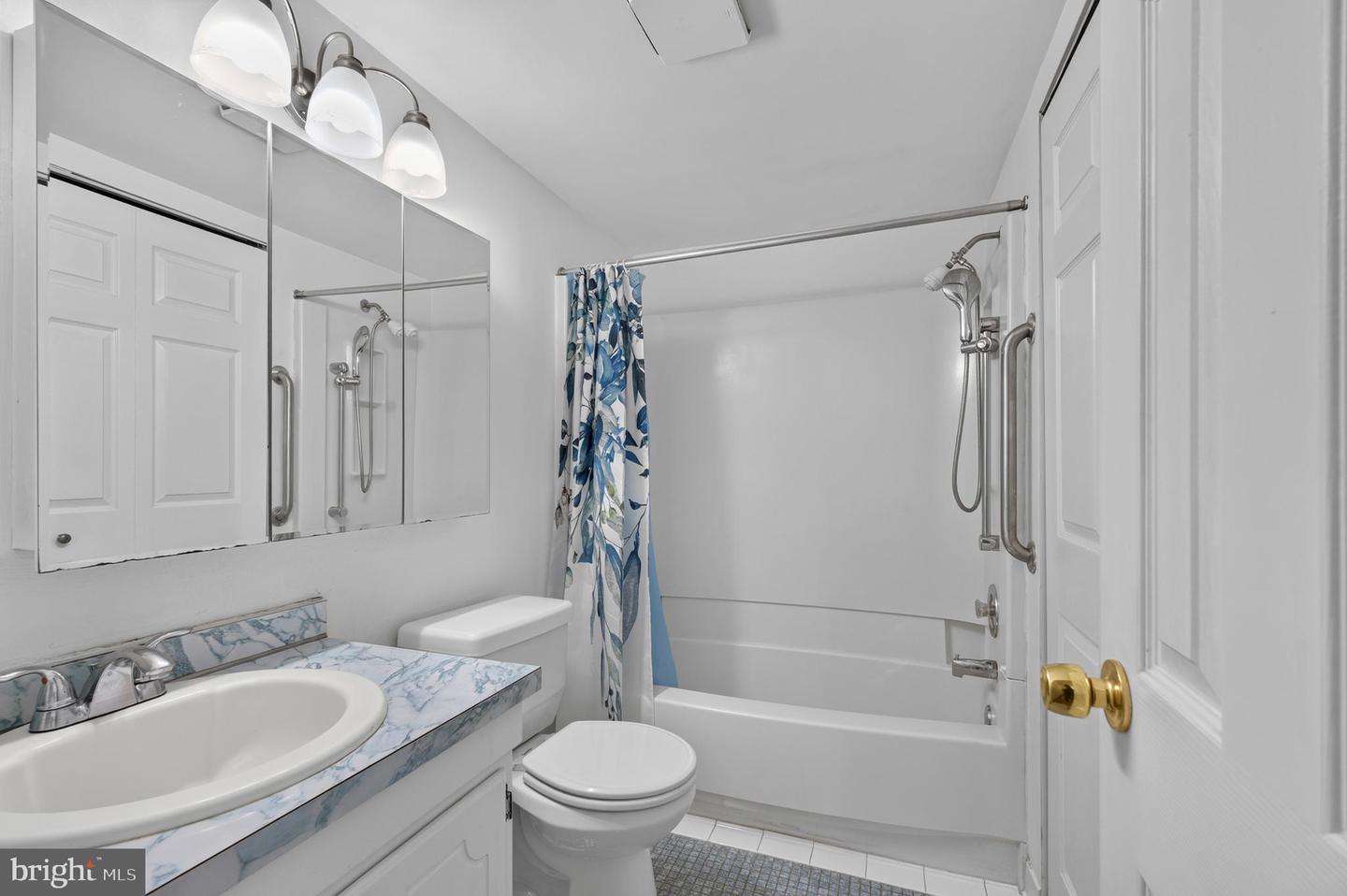 5200 Hilltop Dr #313 Property Photo 13