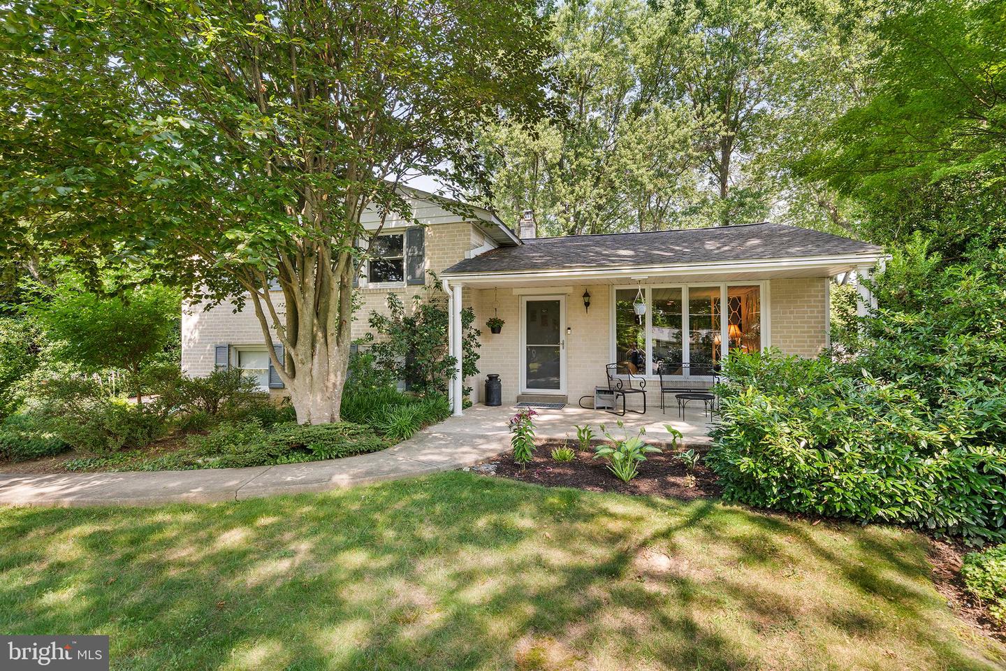 403 Meadow Ln Property Photo 1