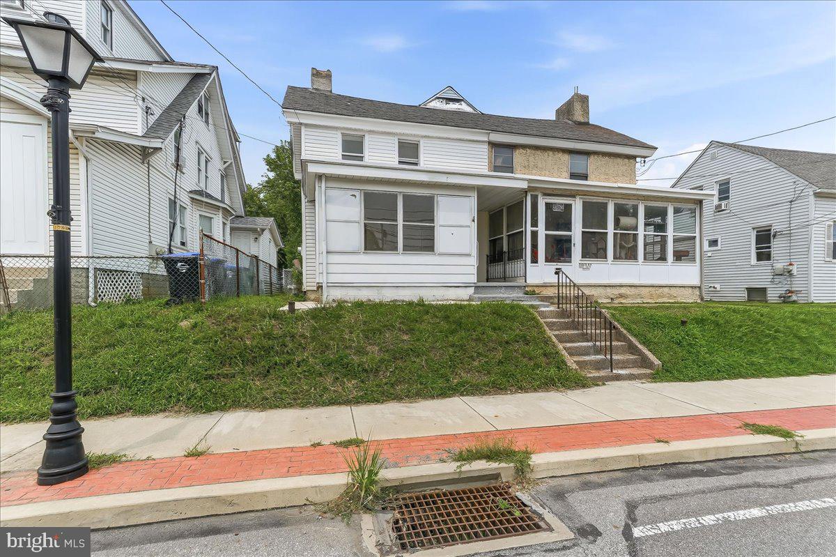2103 Chichester Ave Property Photo 1
