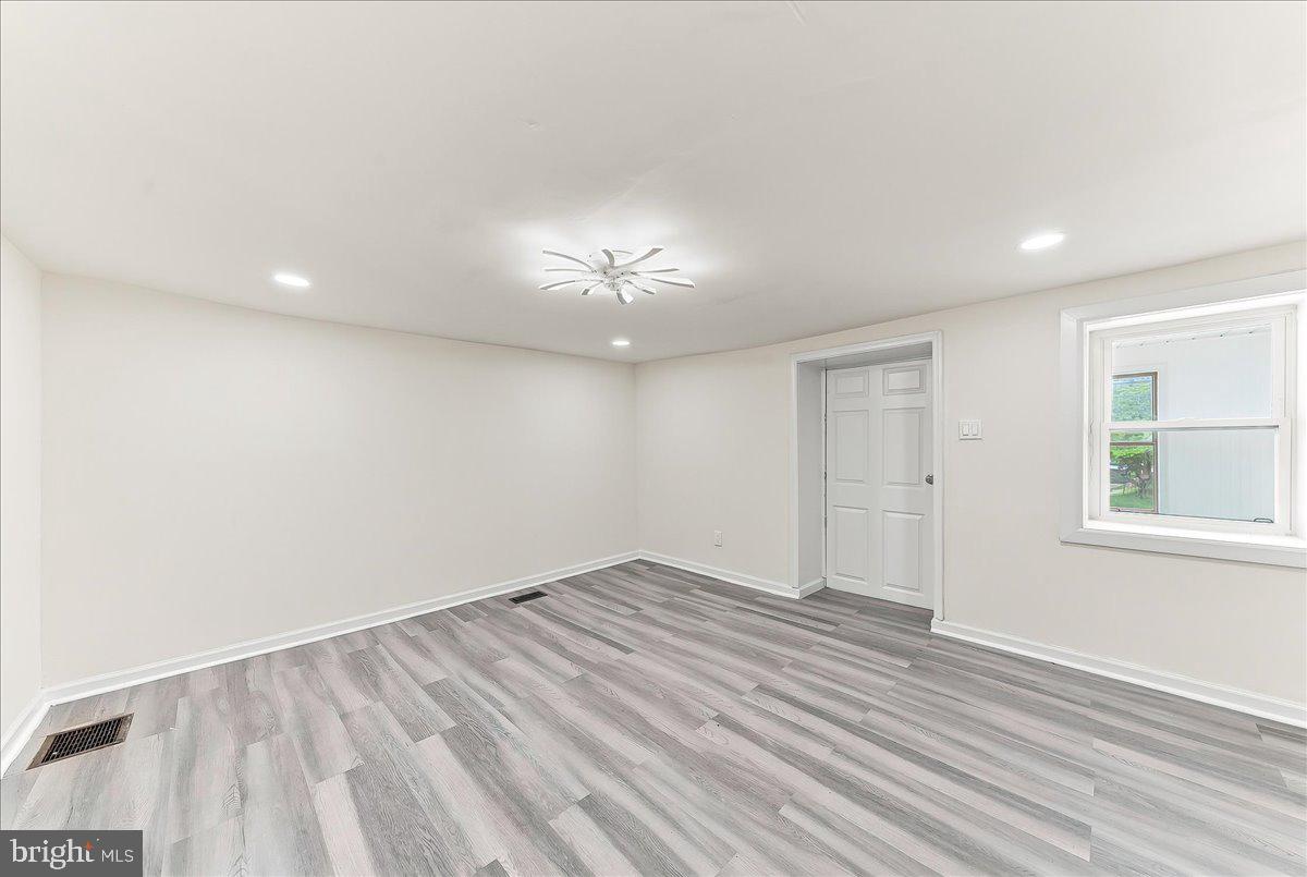 2103 Chichester Ave Property Photo 4