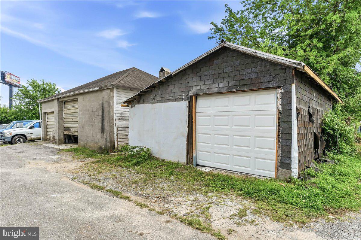 2103 Chichester Ave Property Photo 18