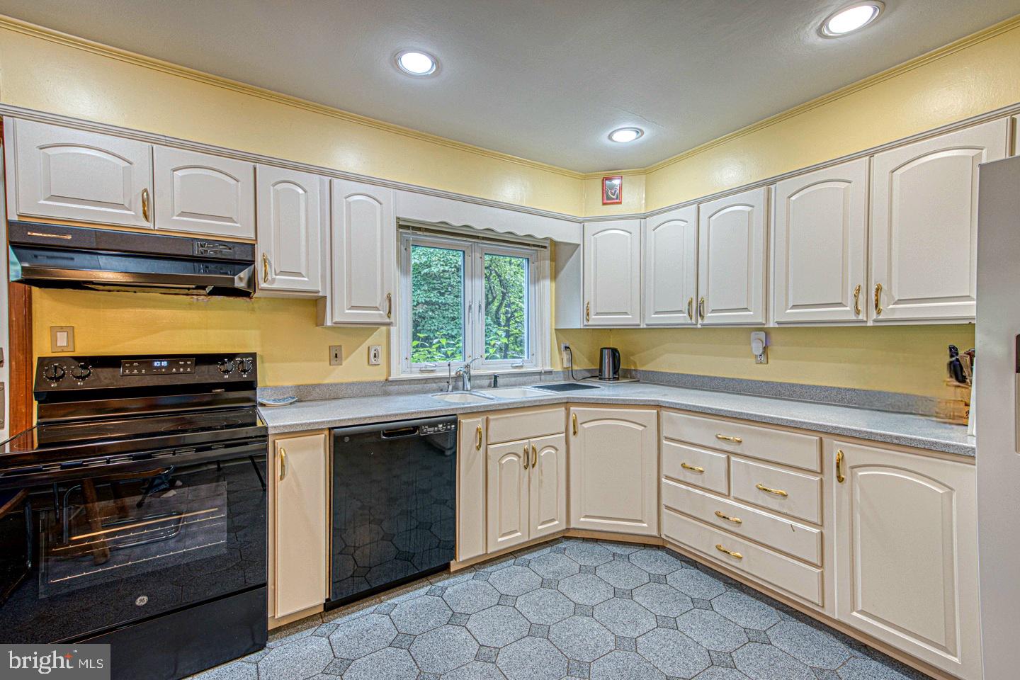 380 Sycamore Mills Rd Property Photo 10