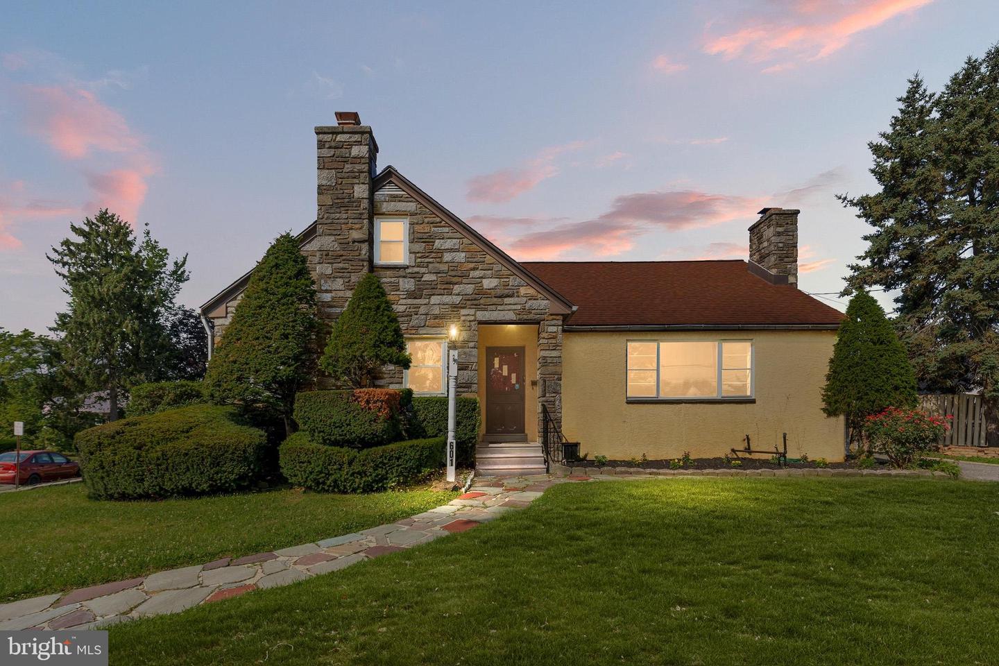 601 FAIRVIEW RD