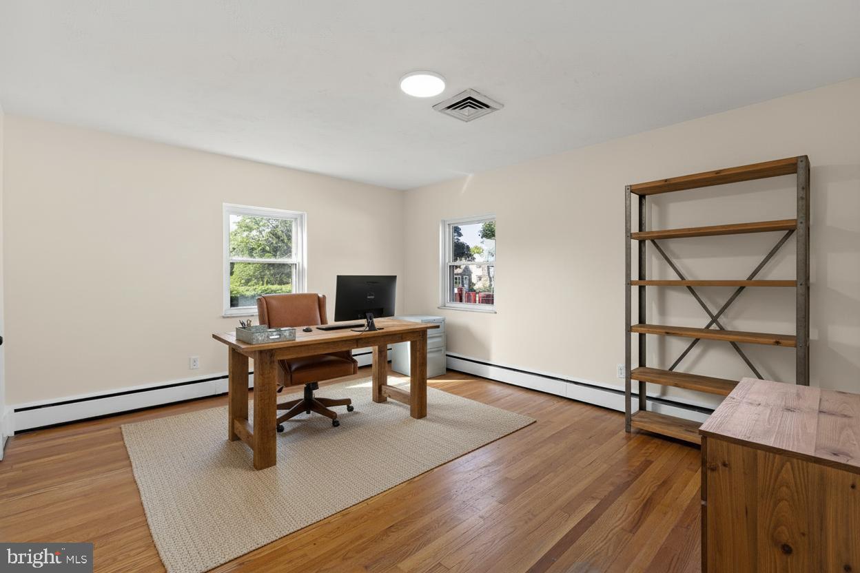 601 Fairview Rd Property Photo 3