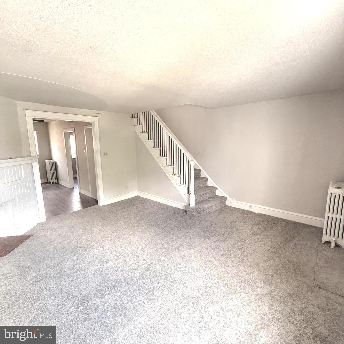 119 Whitely Ter Property Photo 3