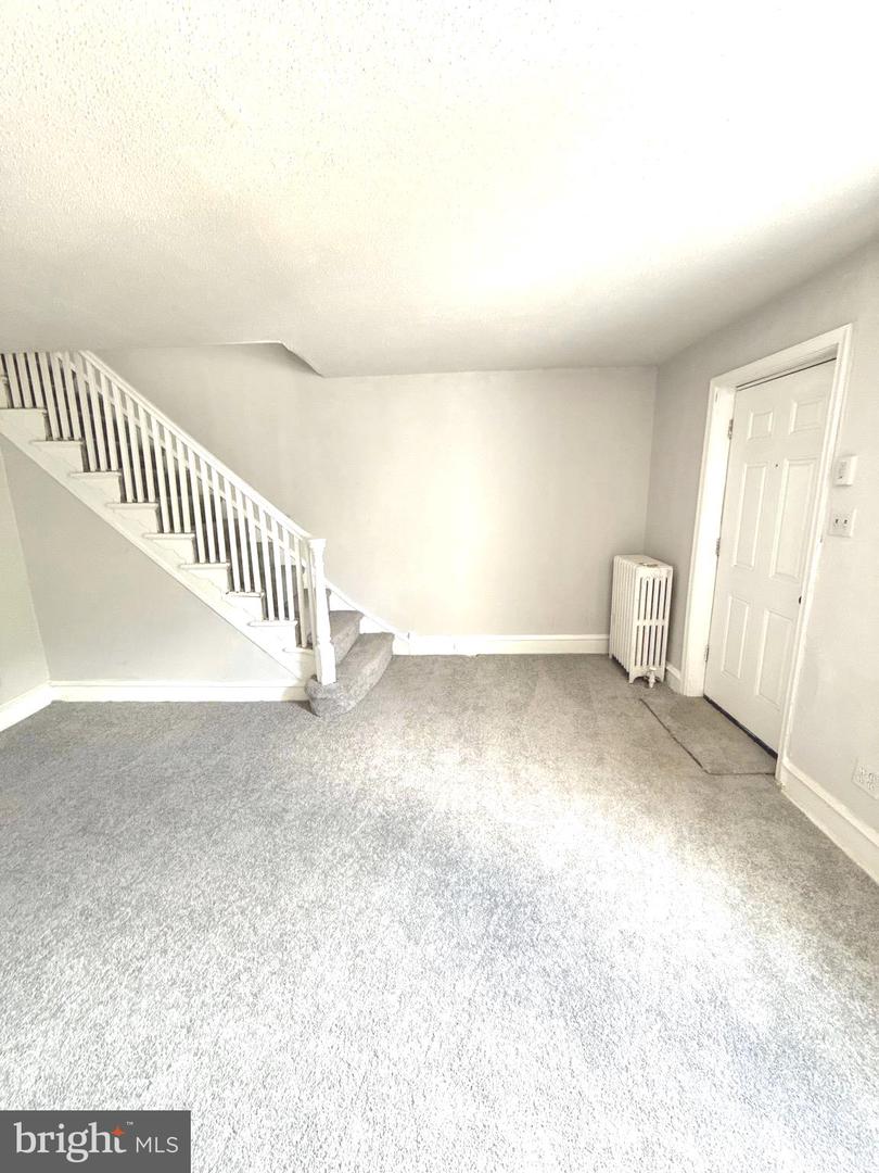 119 Whitely Ter Property Photo 4