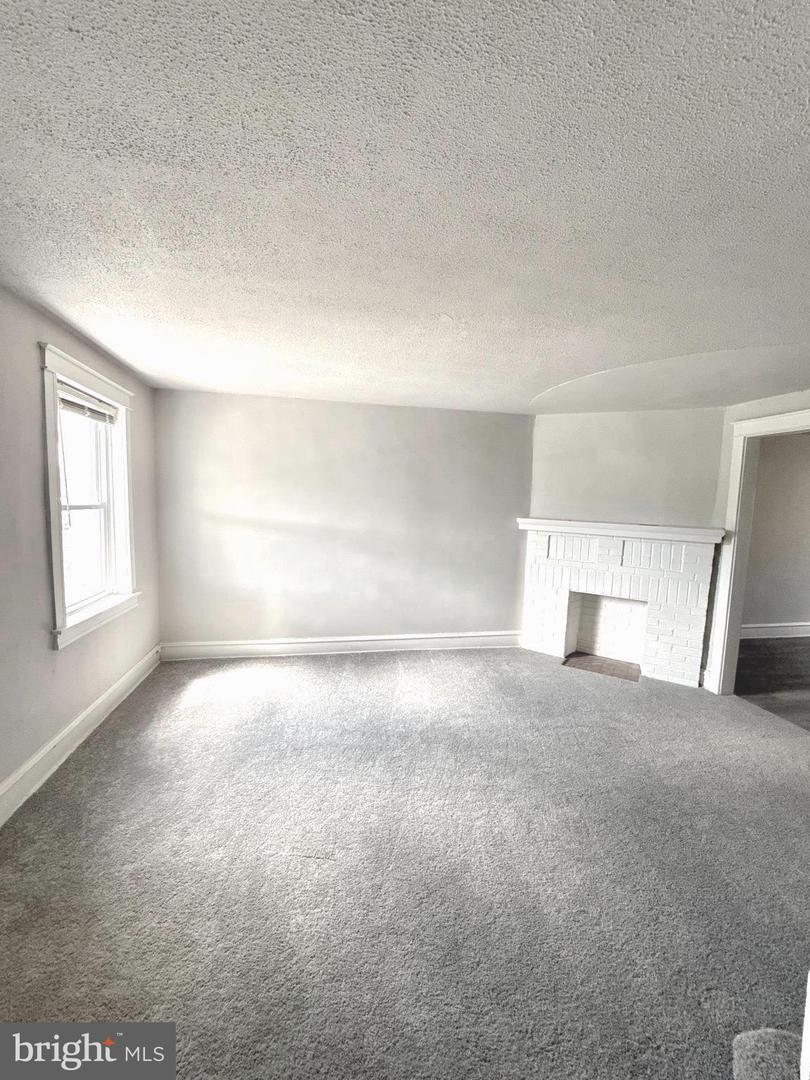 119 Whitely Ter Property Photo 5