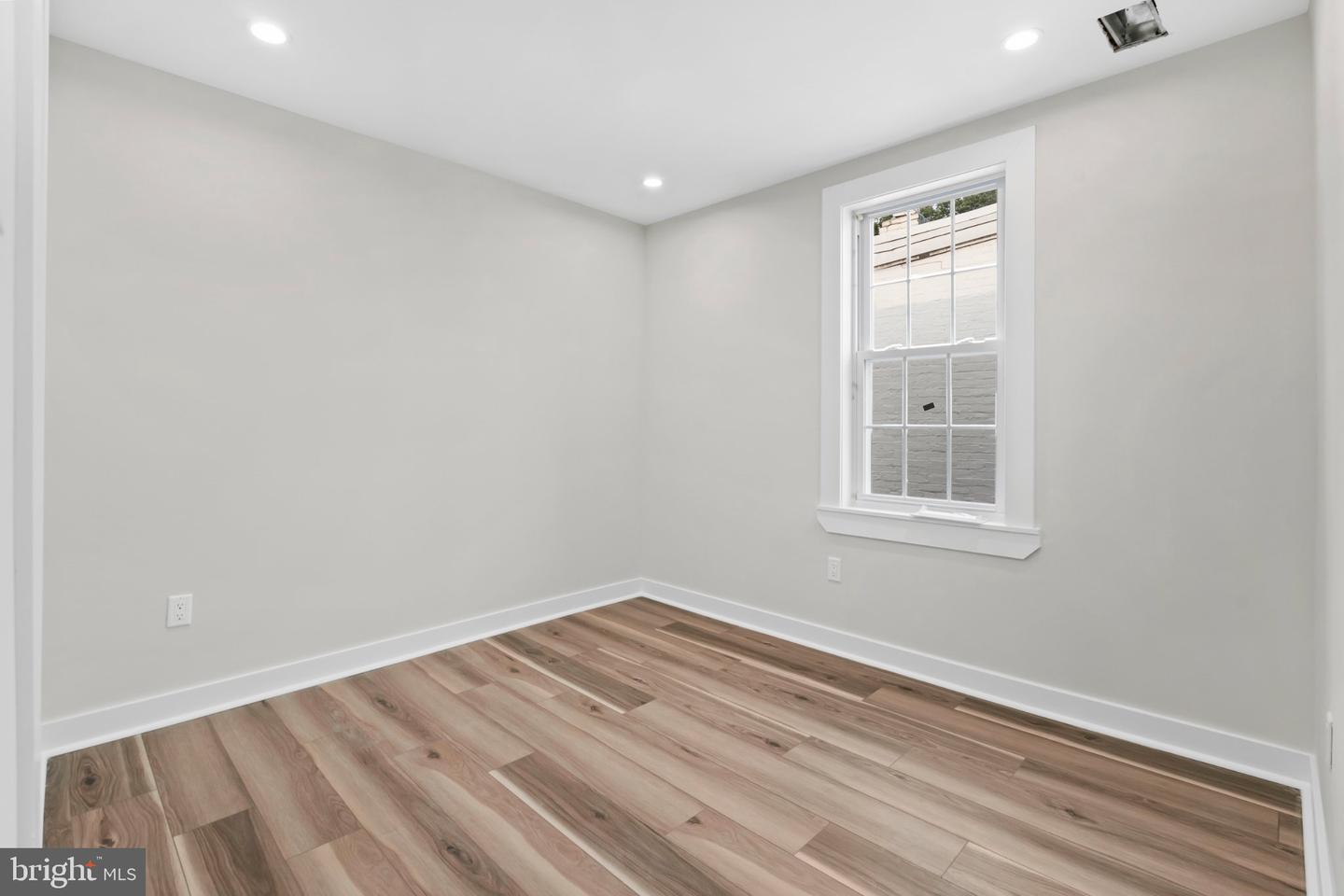 449 W Baltimore Ave Property Photo 18