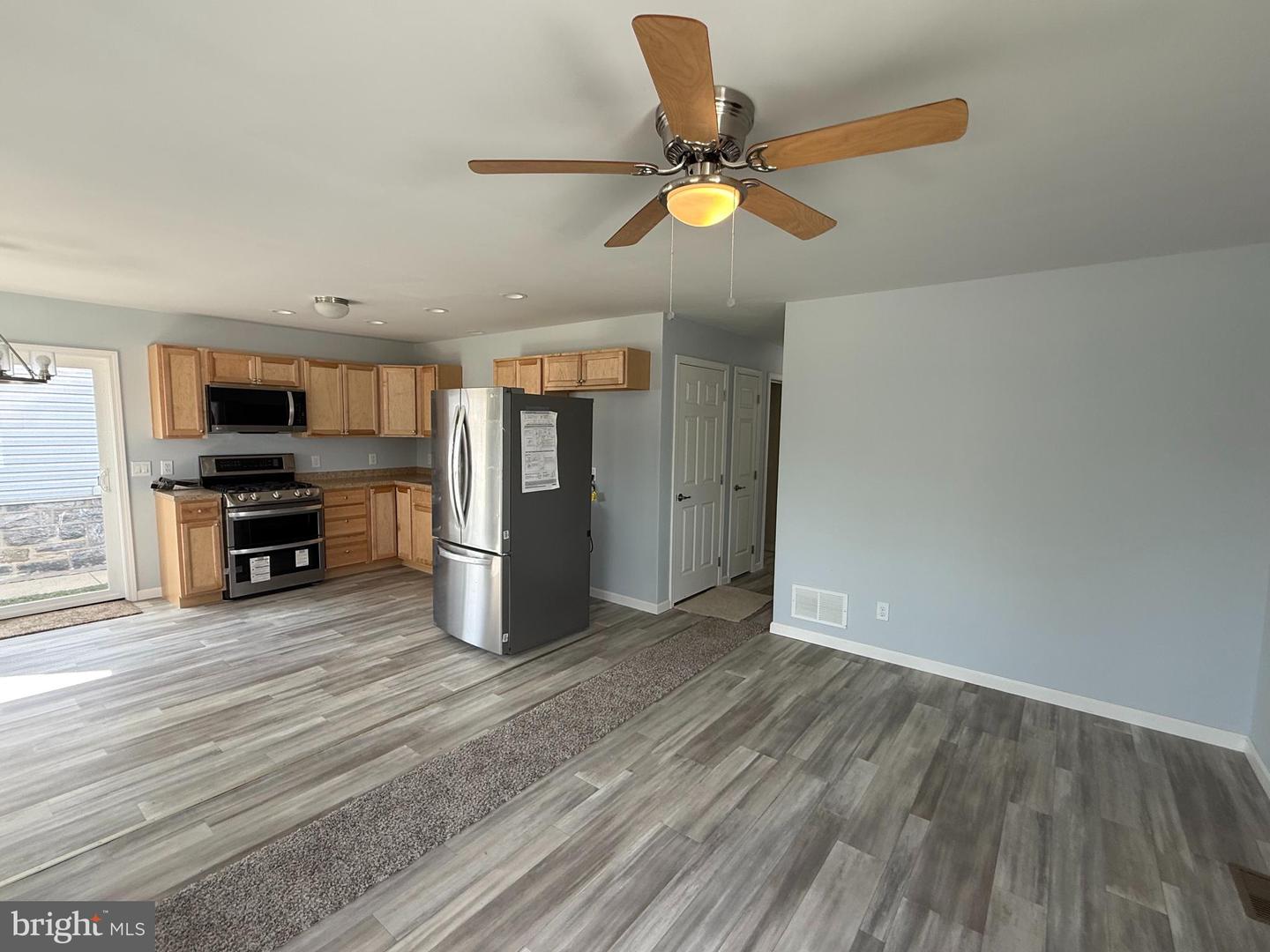 2329 E Macdade Blvd Property Photo 6