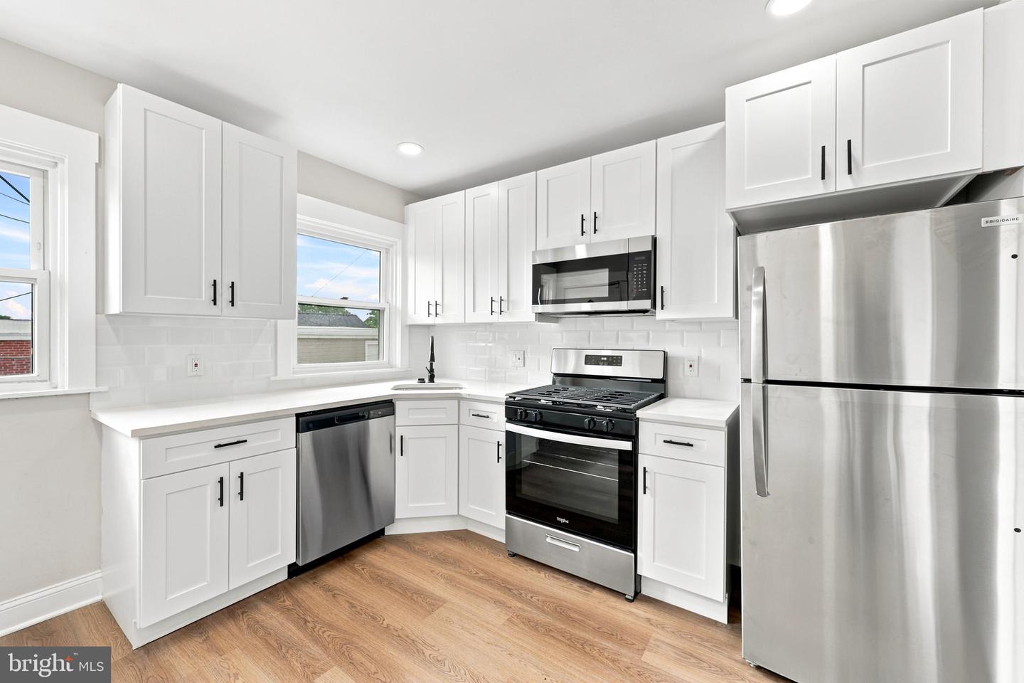 245 COPLEY RD Property Photo 1