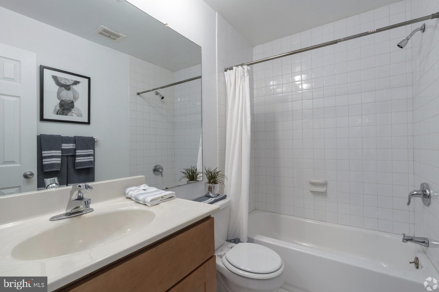 284 Iven Ave #276-2b Property Photo 12