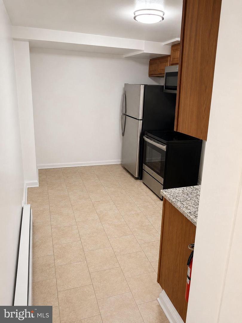 2 W 2nd St #3 Property Photo 6