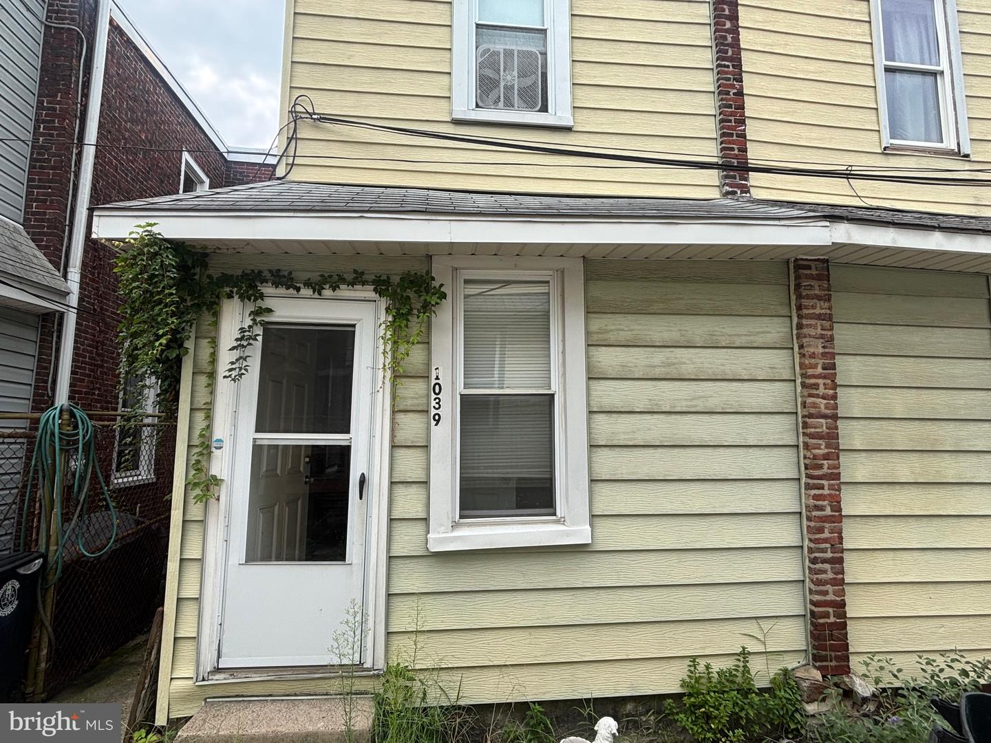PADE2119880 Property Photo 2